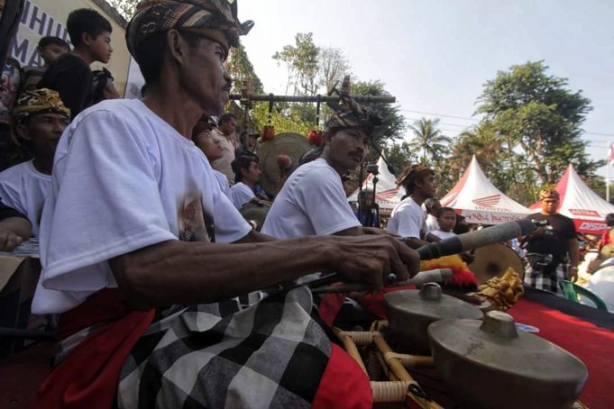 Cara panggil hujan melalui tradisi ritual Gebug Ende di Bali